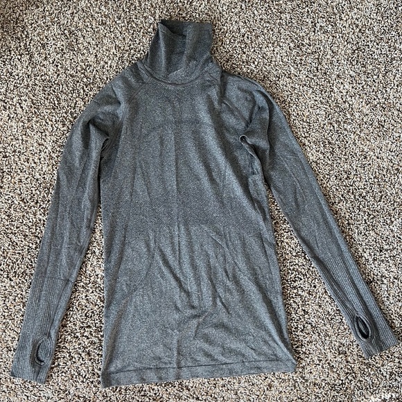 Lululemon turtle neck long sleeve - Picture 1 of 3